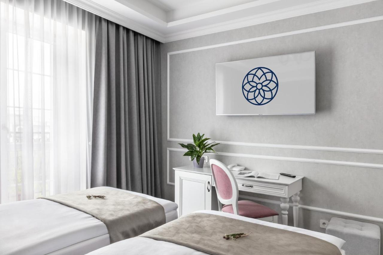 Merci Boutique Hotel Krasków Εξωτερικό φωτογραφία